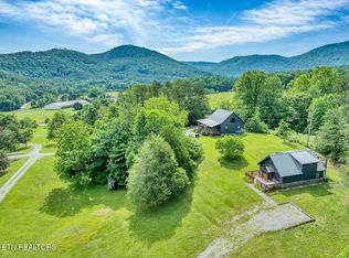 125/133 Westwing Cave Rd, Townsend, TN 37882