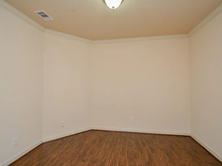 23610 Esperia St — Photo 18