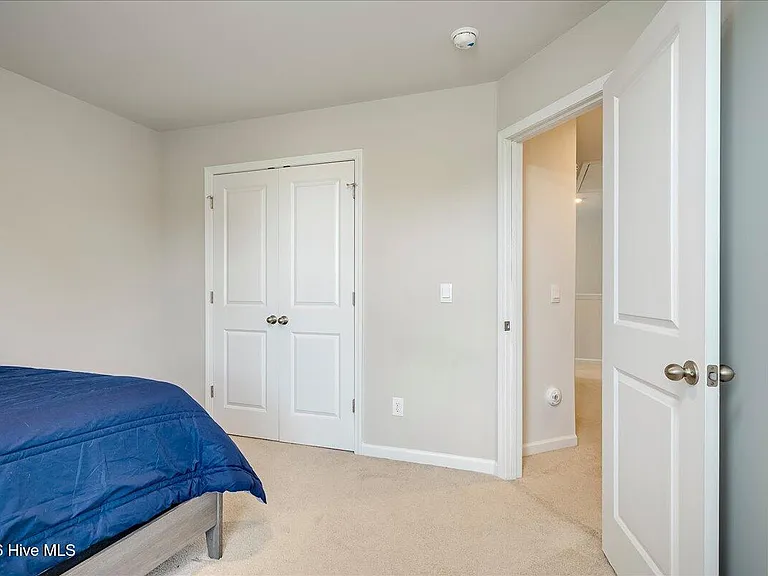 5083 Captain Dr — Photo 17