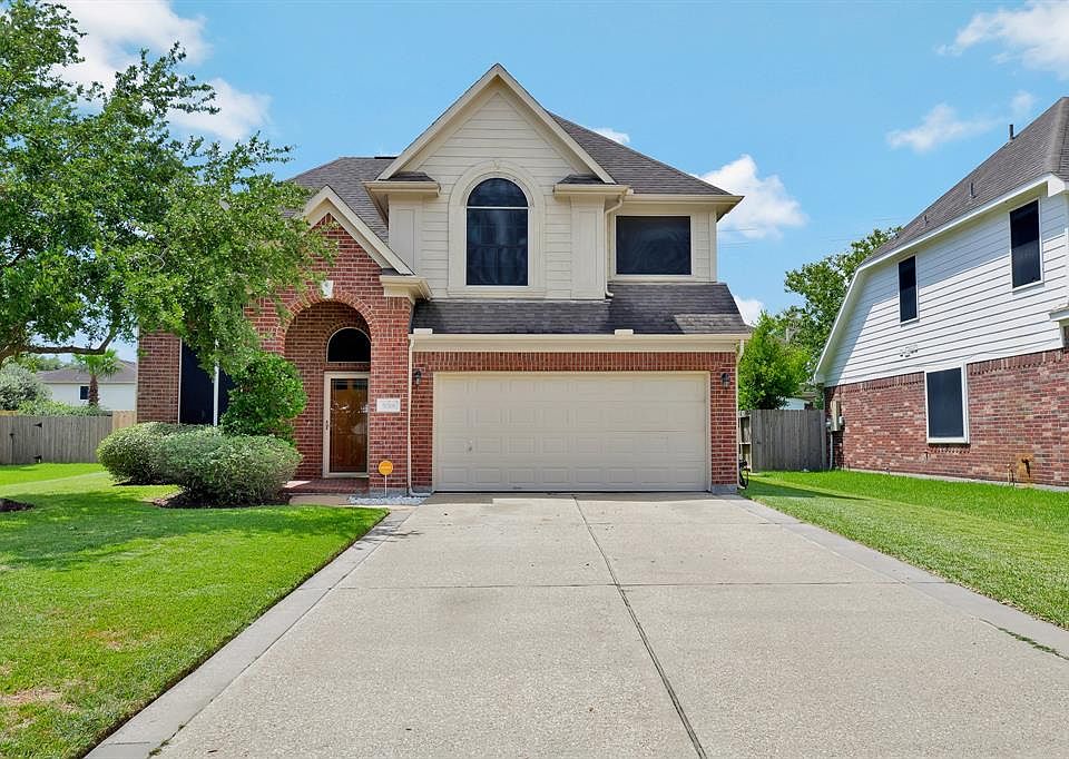 1st image of 5018 Pin Oak Dr