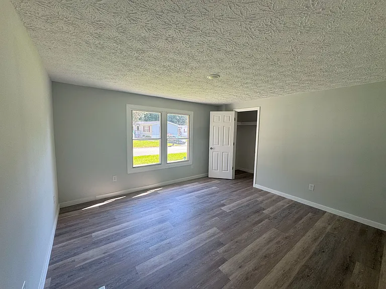 1103 Lovell Ct — Photo 5
