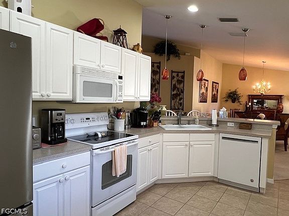 4th image of 9618 Hemingway Ln APT 3904