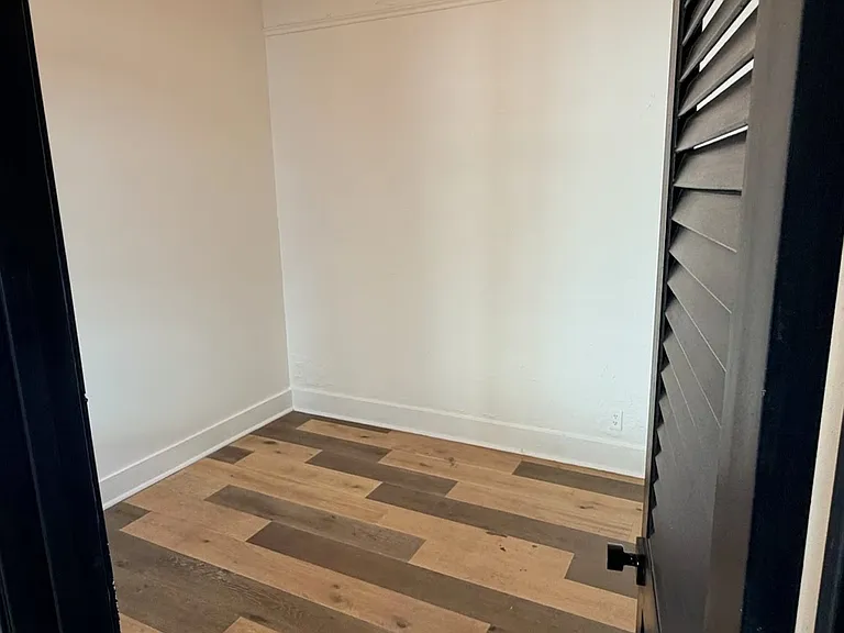210 E High Ave #1/2 — Photo 8