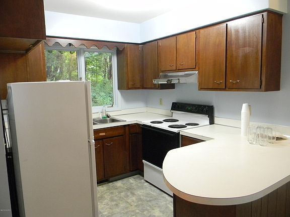 5th image of 7536 Lake Wood Dr