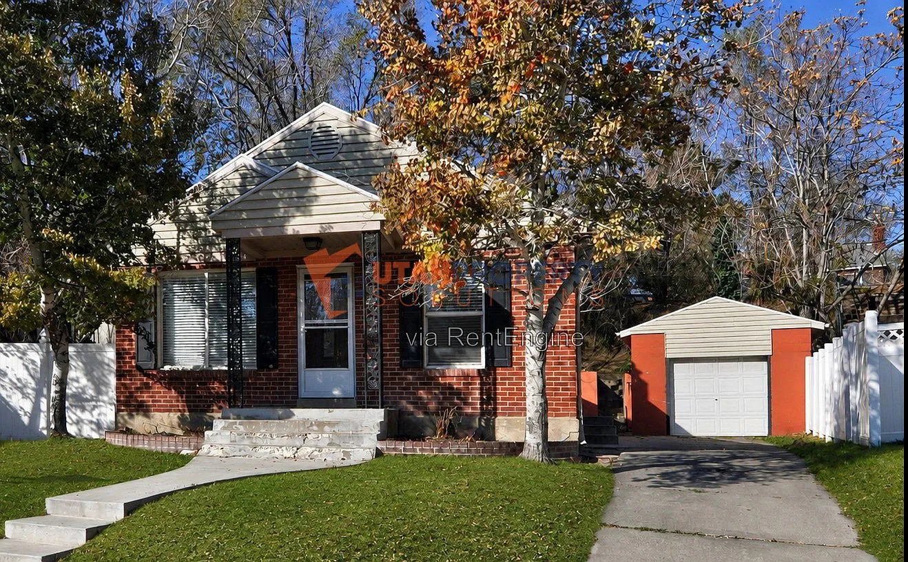 4 bed, 1.5 bath, 2080 sqft, $2,895 — Photo 2