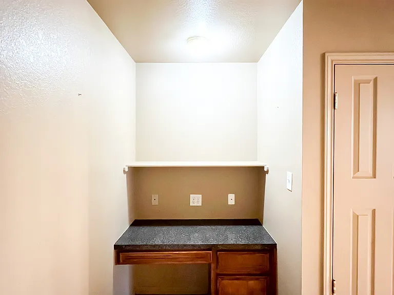 1305 Nicholas Cir #A — Photo 11