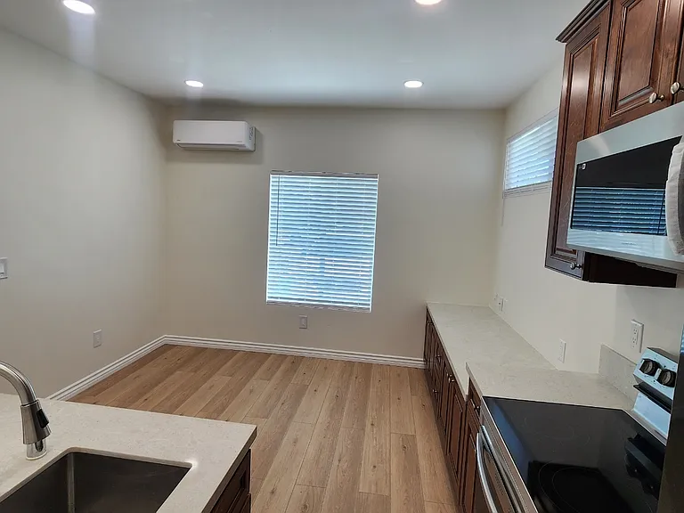 504 Peach Way #2 — Photo 9