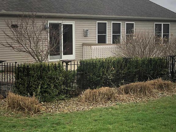 2nd image of 9559 Daylily Ln