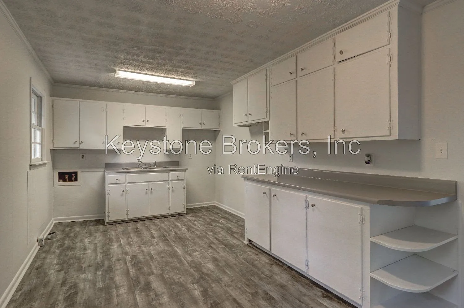 3 bed, 1.0 bath, $1,325 — Photo 3