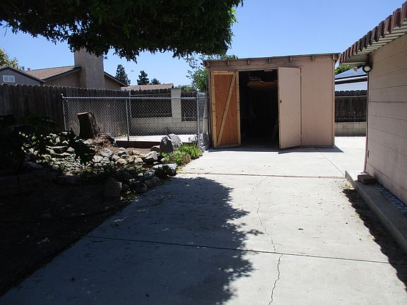 3rd image of 267 Satinwood Way