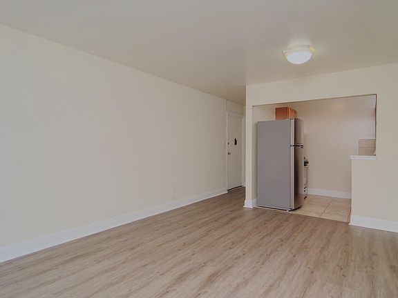 5th image of 3189 Cadillac Dr APT 2