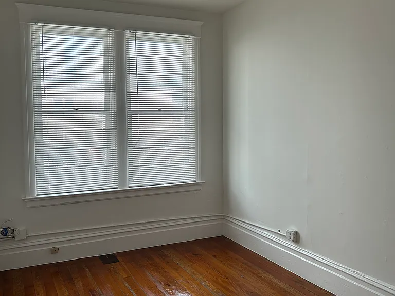 675 Clementina St — Photo 10