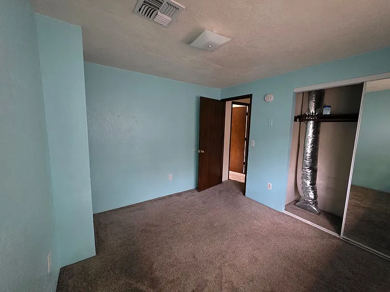 827 NE A St #7 — Photo 4