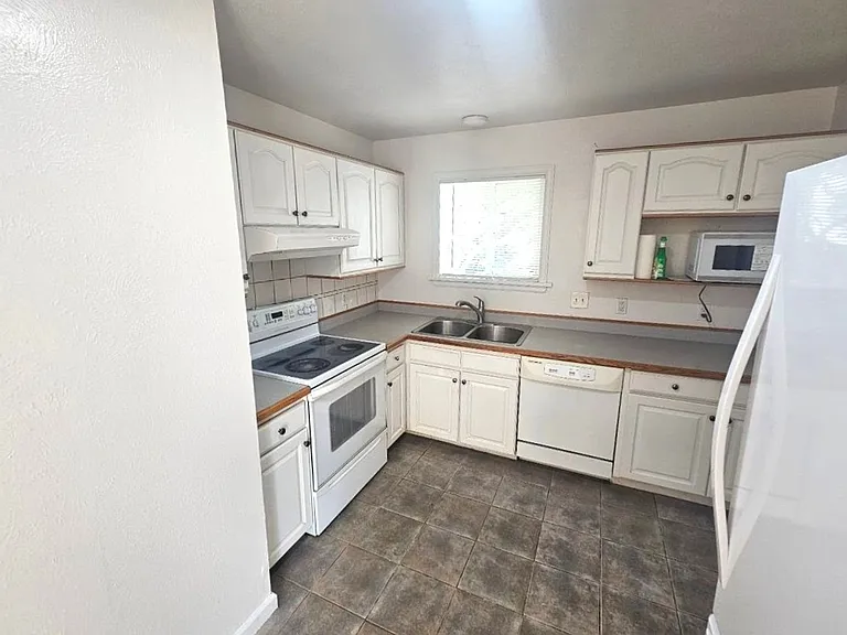 16065 E Rice Pl #B — Photo 7