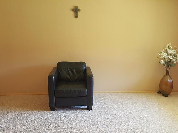 3rd image of 713 Los Huecos Dr
