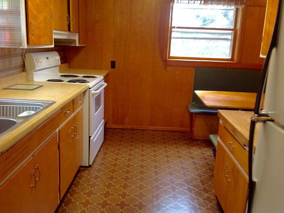 5th image of 666 Sunny Ln