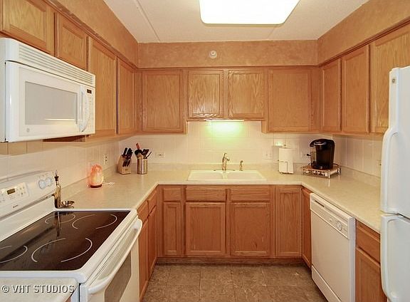 3rd image of 435 William St Unit 201