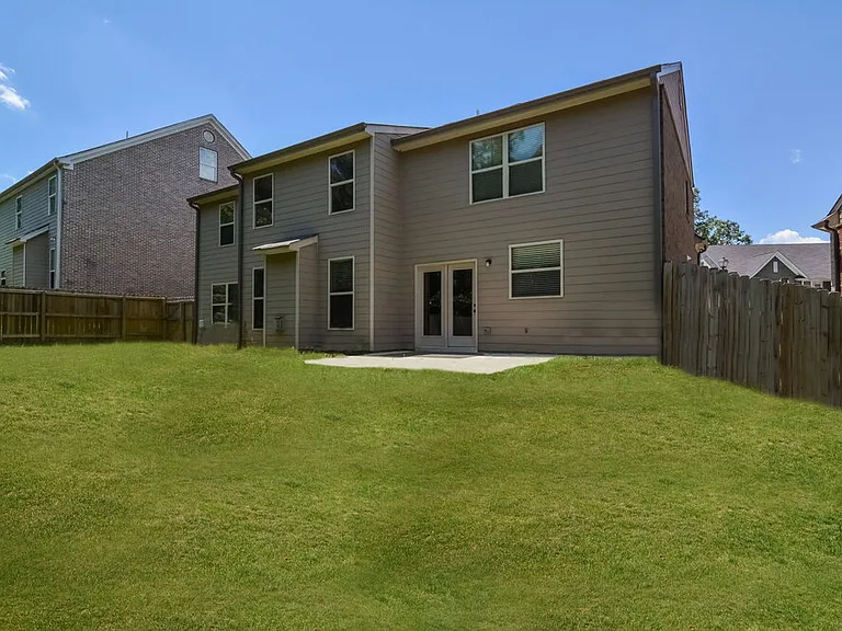 2486 Peach Shoals Cir — Photo 16
