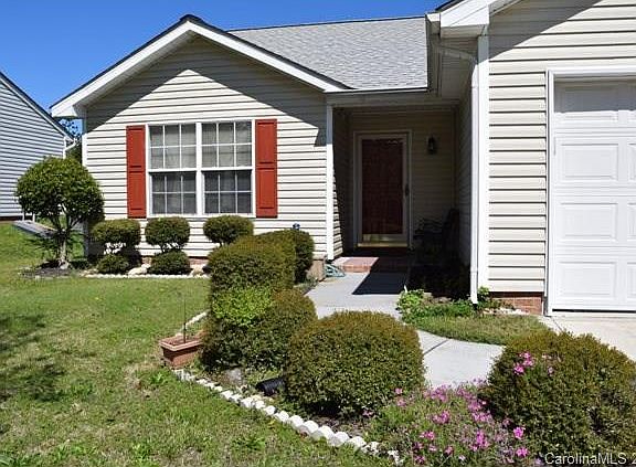 2nd image of 1646 Hardy Dr