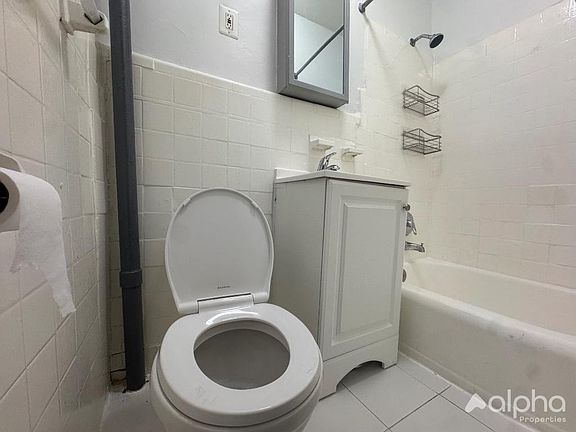 5th image of 315 E 108th St APT 2D