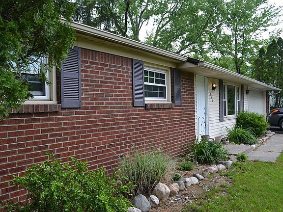 2nd image of 7940 Hilltop Ln