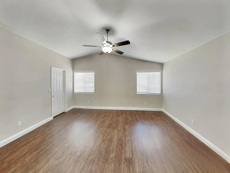 714 Wolf Lake Ave — Photo 4
