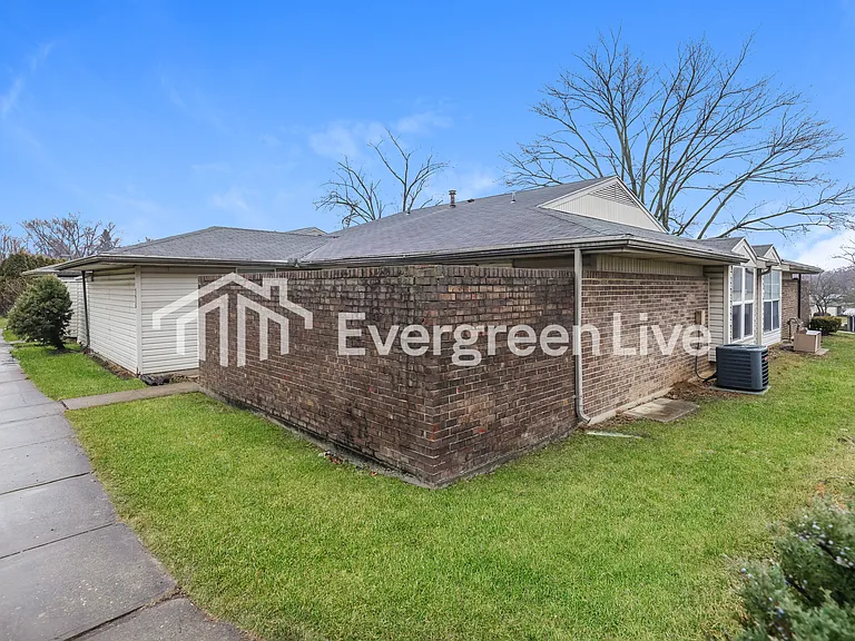 5636 Troy Villa Blvd — Photo 16