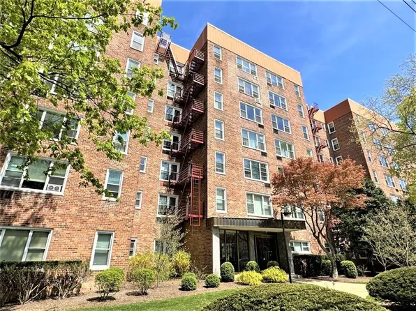 100 Dehaven Drive #302, Yonkers, NY 10703