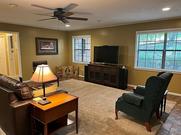 3rd image of 311 Glenwood Dr