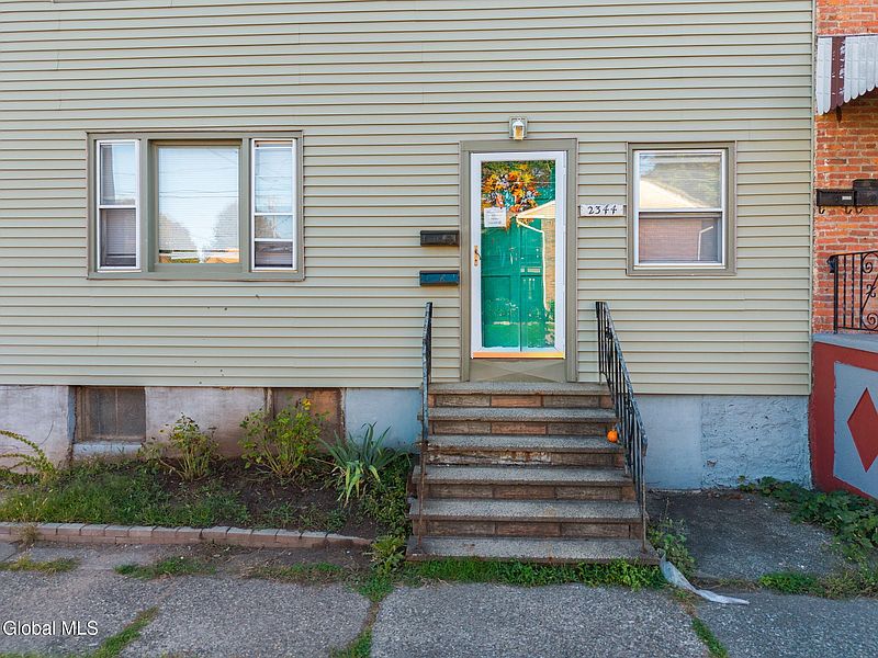 5th image of 2344 Broadway