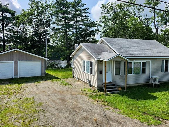 4th image of 122 Old County Rd S