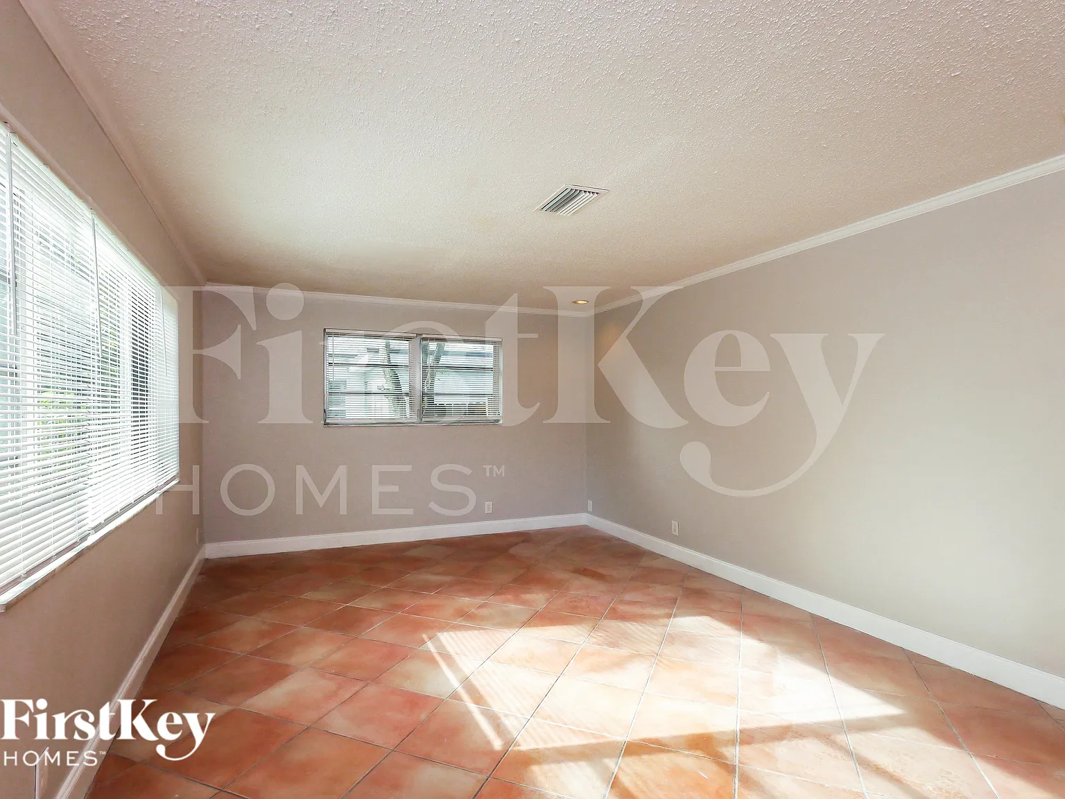 3 bed, 2.0 bath, 1788 sqft, $3,670 — Photo 4