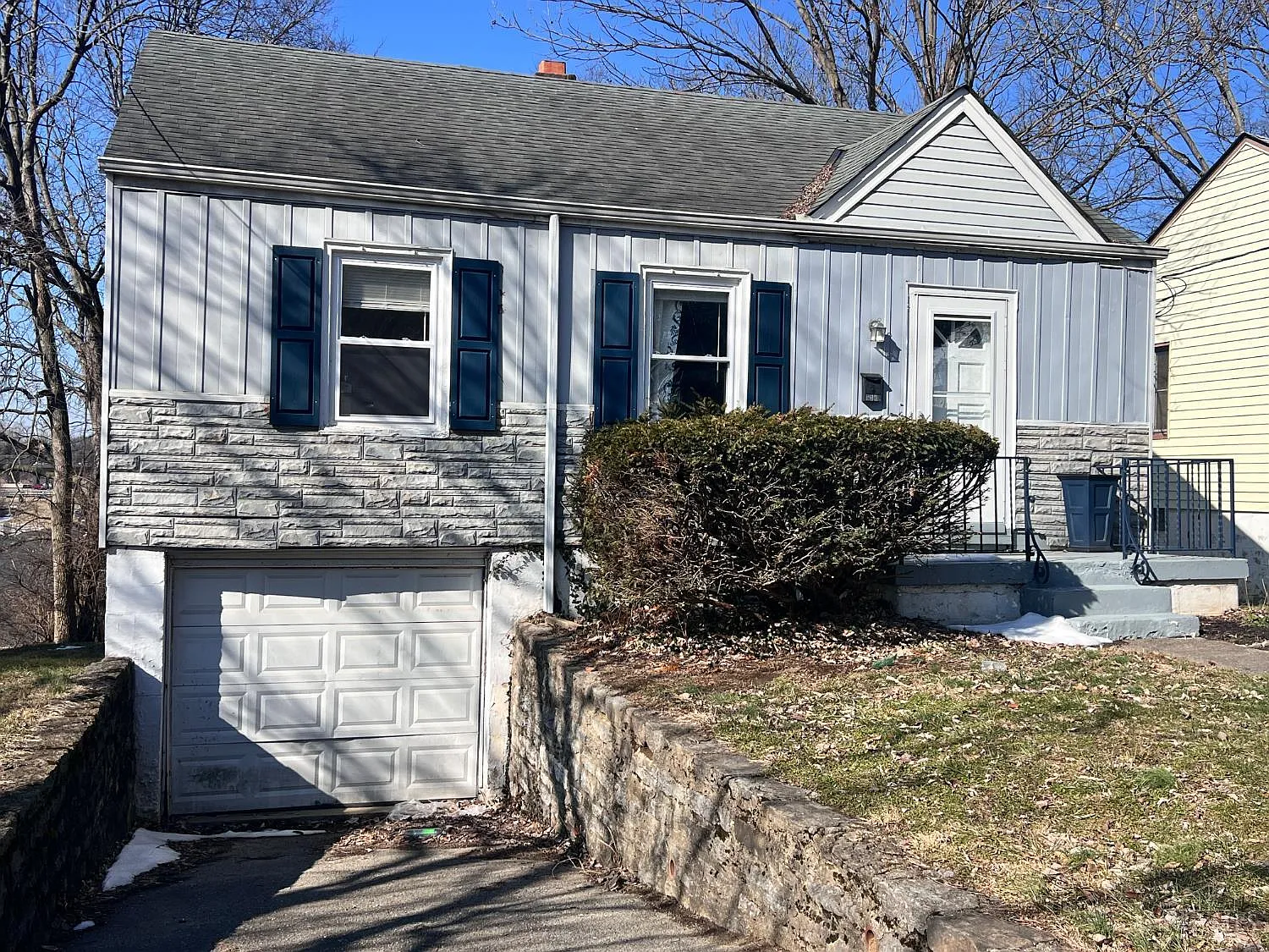 5305 Charloe St photo 1