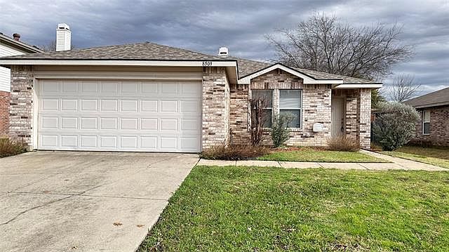 1st image of 8509 Seven Oaks Ln