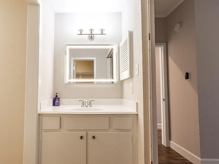 401 Lakeside Ln #111 — Photo 17