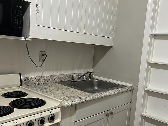 5th image of 400 N Loudoun St #11035232