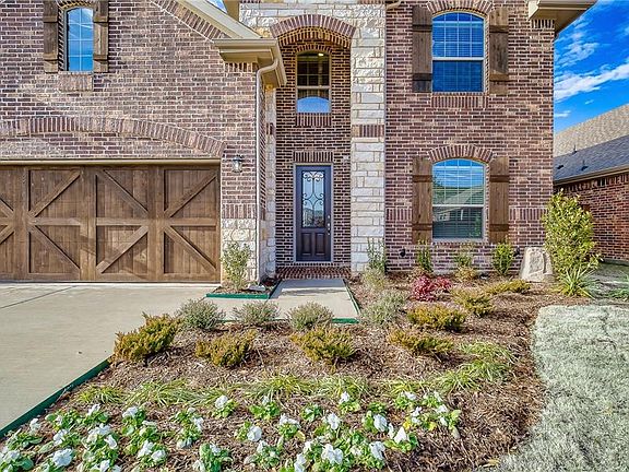 3rd image of 3408 Weyburn Dr