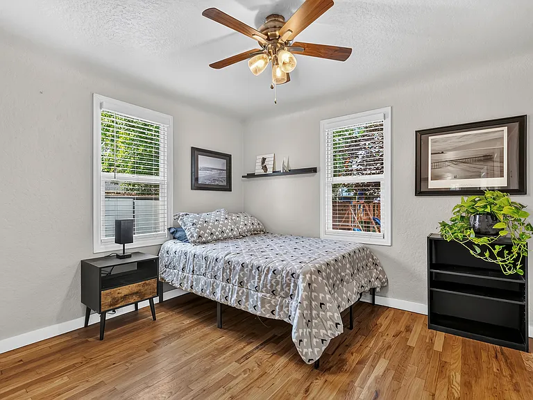 115 N Vinson St — Photo 16