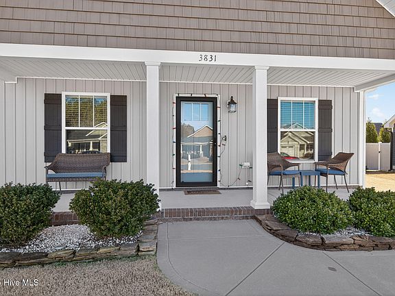3rd image of 3831 Bucklin Drive N