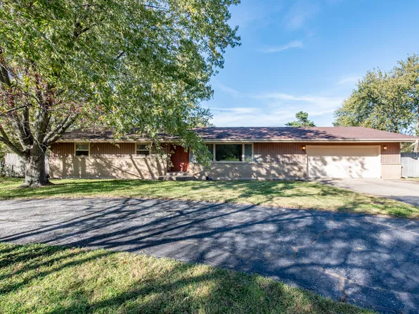 11850 W 29th St, Beach Park, IL 60099