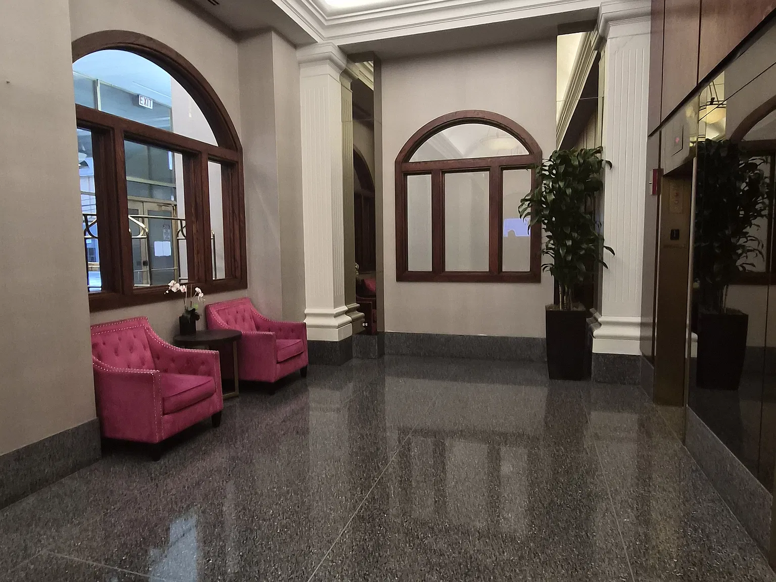 2 bed, 1060 sqft, $2,450 — Photo 4