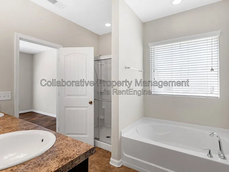 105 Richmond Walk Dr — Photo 13