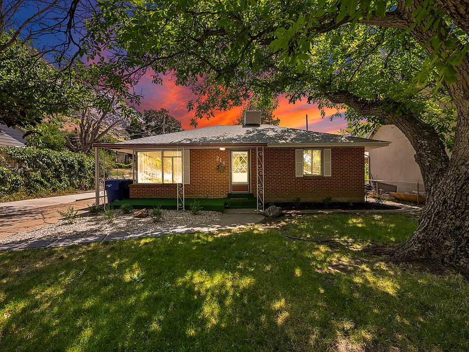 1st image of 216 Donna Ave