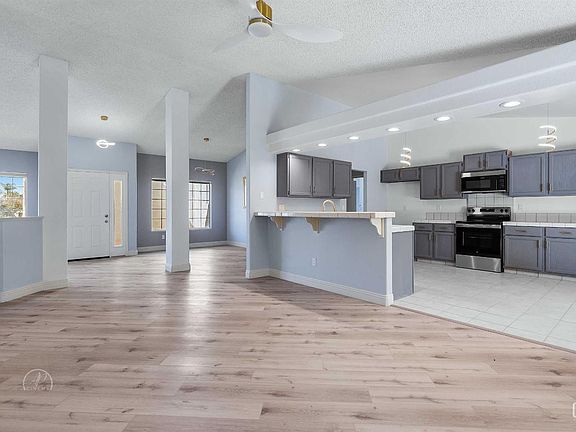 3rd image of 13921 Calle Elegante