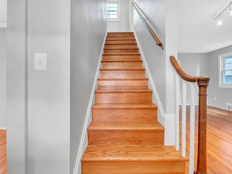 4306 Alton Pl NW — Photo 19