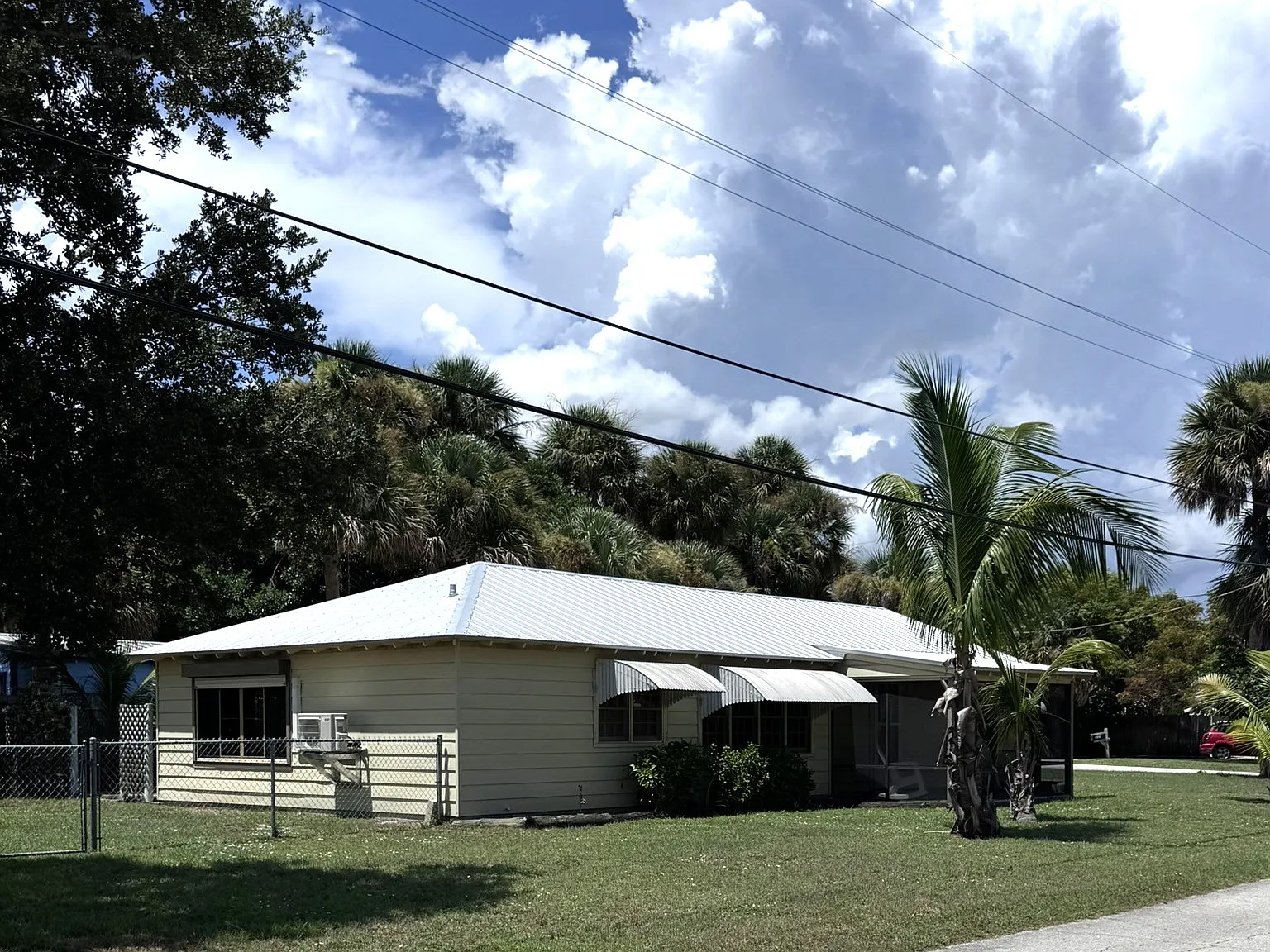 3 bed, 1400 sqft, $2,450 — Photo 2