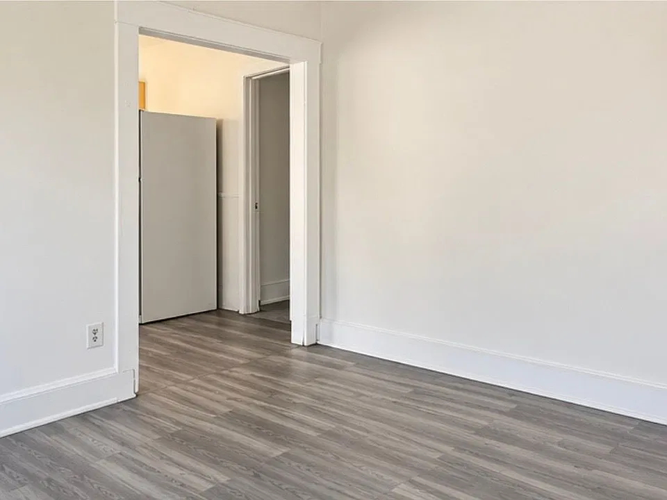 2086 E Main St #2