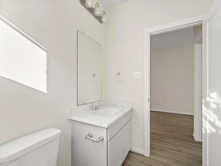 804 Sarasota Shore Dr — Photo 29