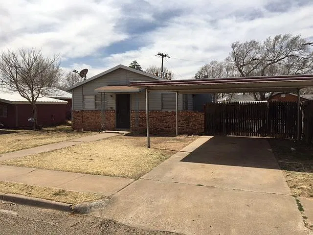 705 Hickory St — Photo 1