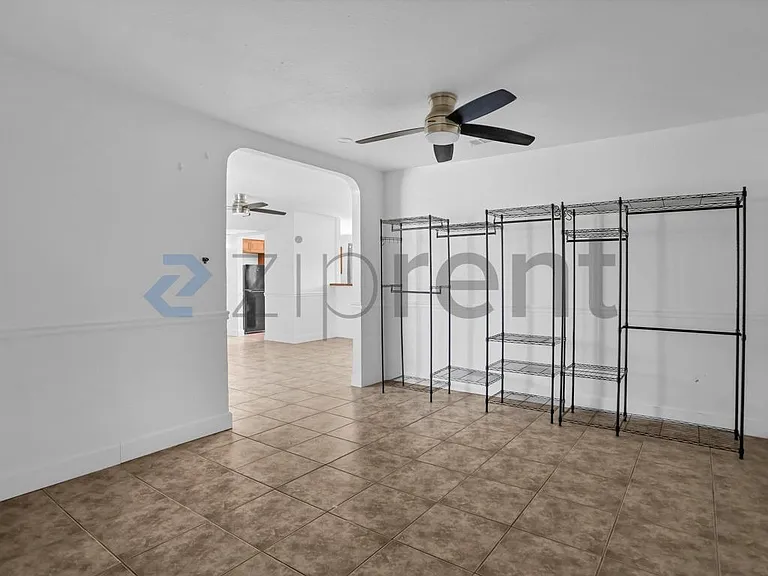 11103 S 11th Ave — Photo 10